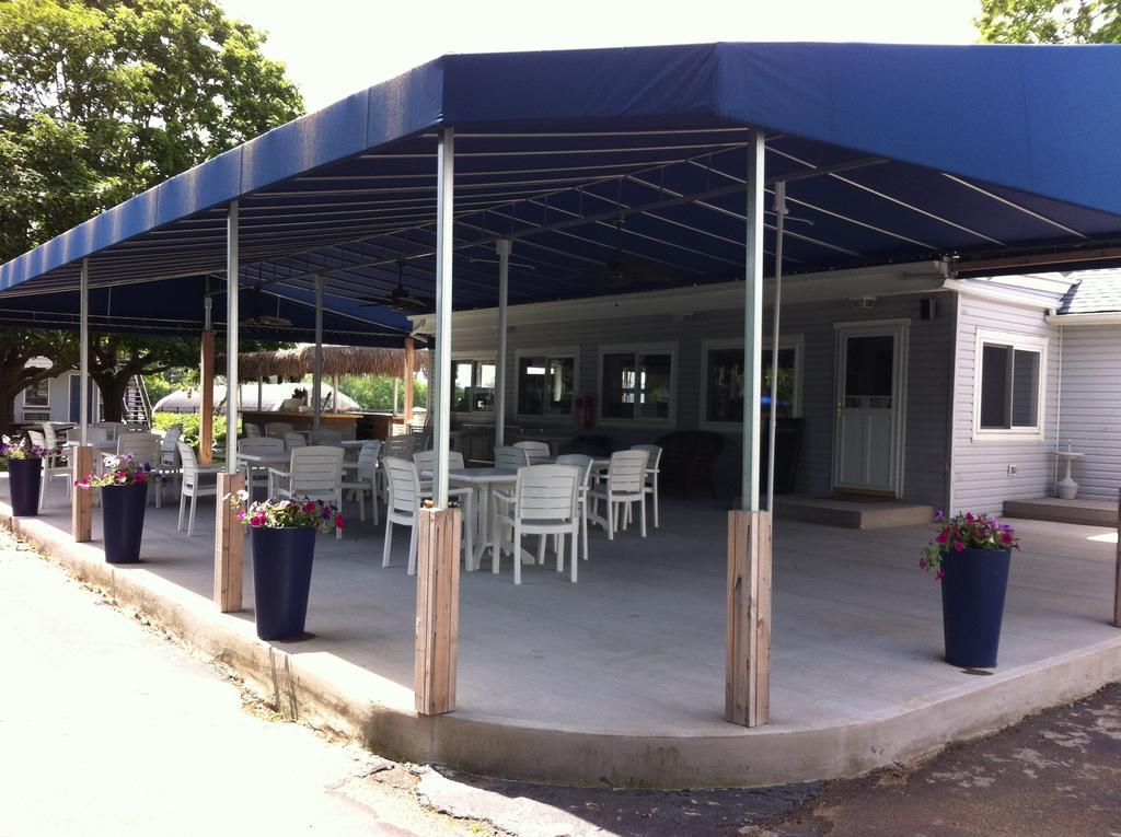 The Blue Inn At North Fork East Marion Exterior foto